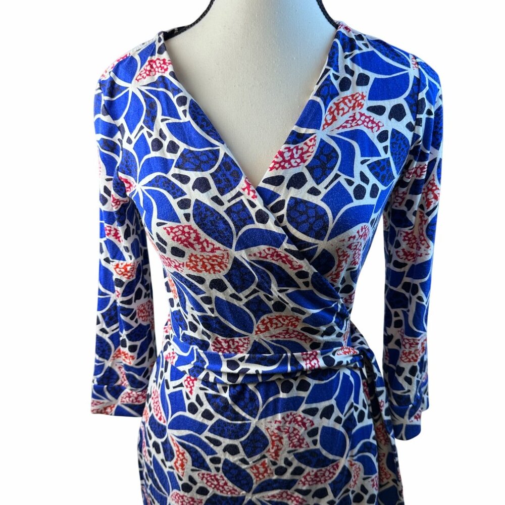 Diane Von Furstenberg Wrap Dress 4 Blue Red White Floral 3/4 Sleeve Viscose - Picture 7 of 12
